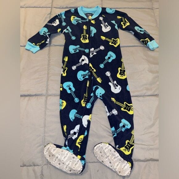 2t fleece footed guitar pajamas- some pilling - Picture 1 of 3